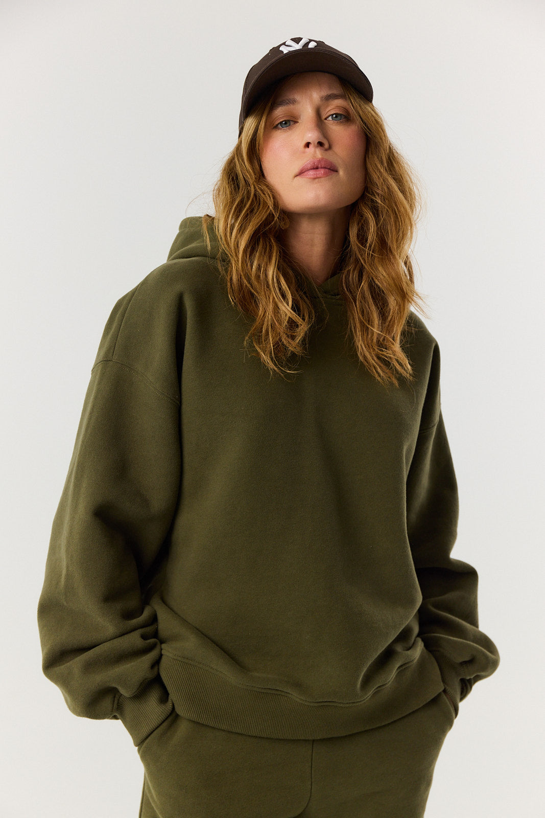 Spodnie dresowe khaki