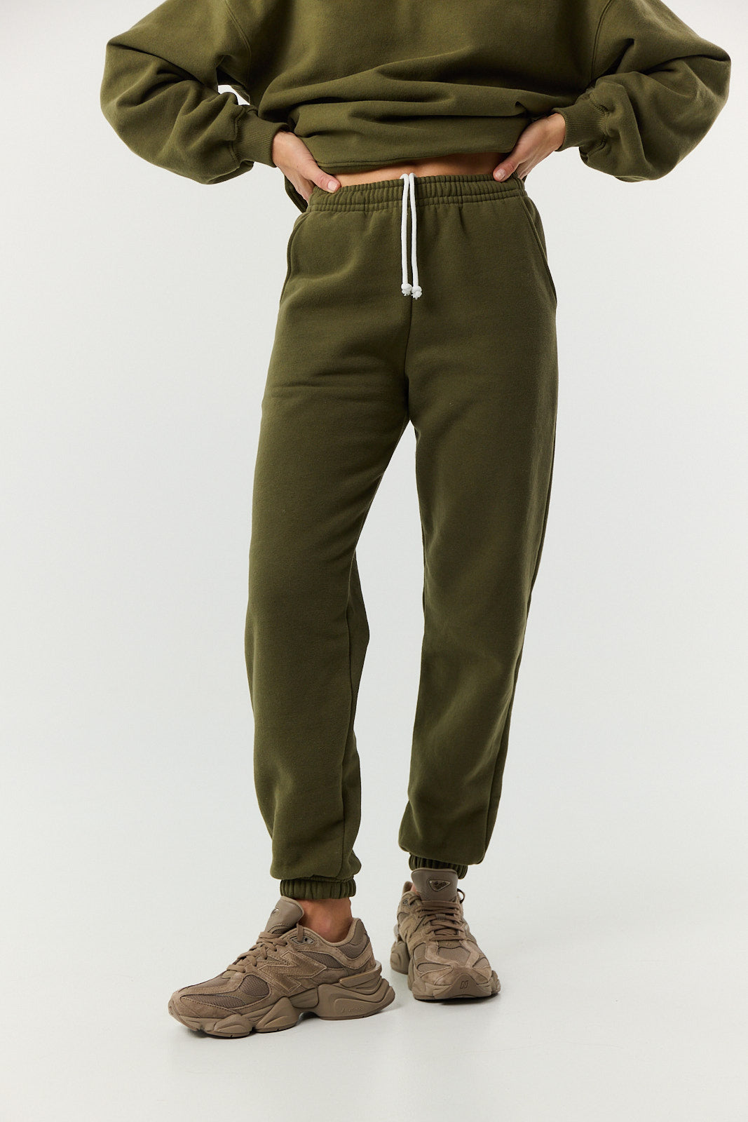 Spodnie dresowe khaki