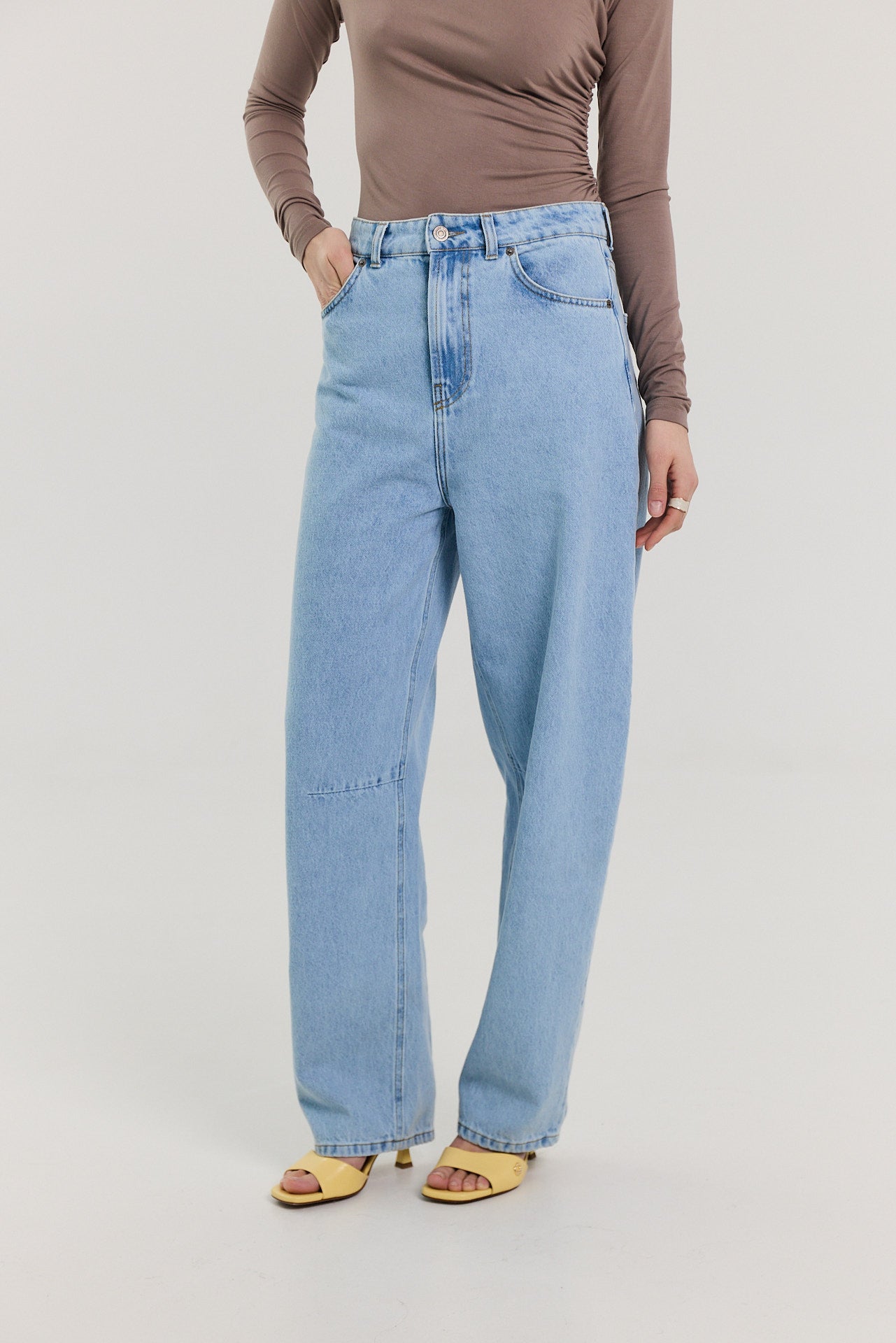 Jeansy Barrel light blue