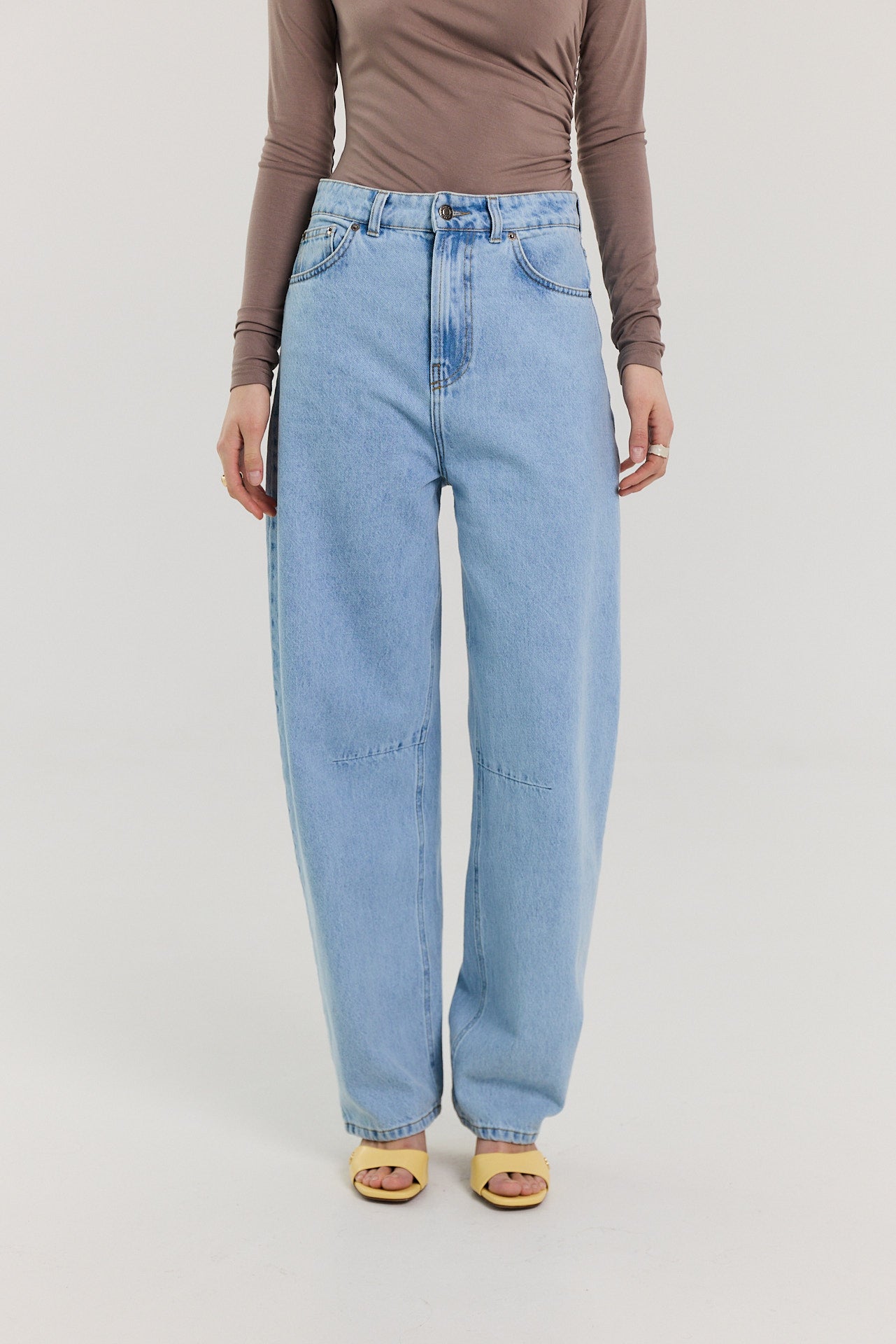 Jeansy Barrel light blue