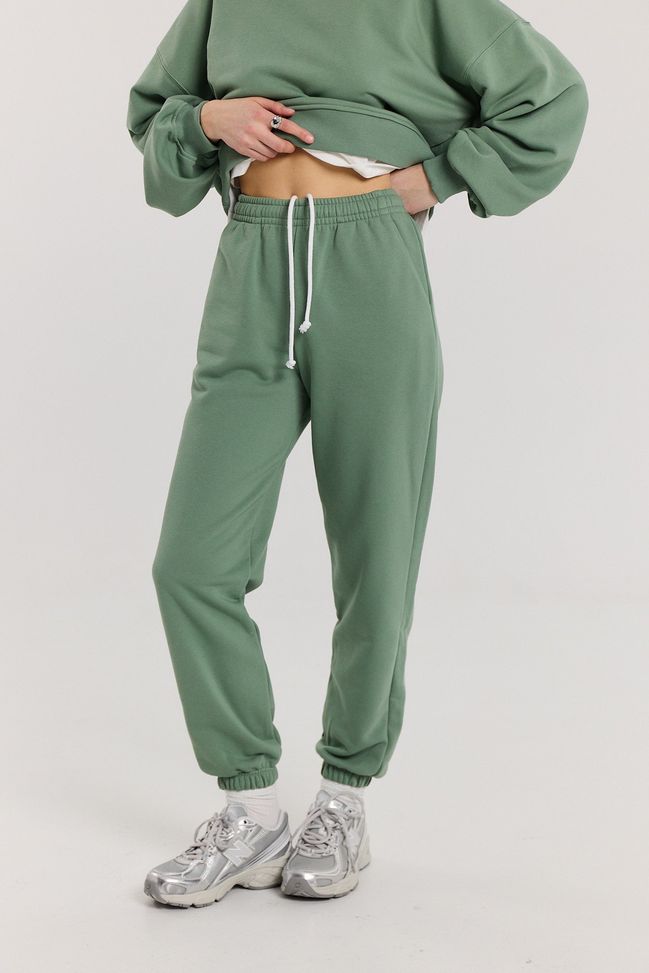 Spodnie dresowe dark matcha