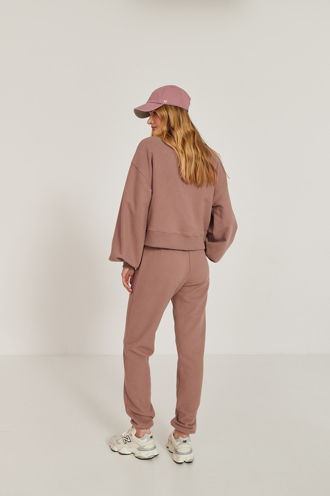 Spodnie dresowe mocca mousse
