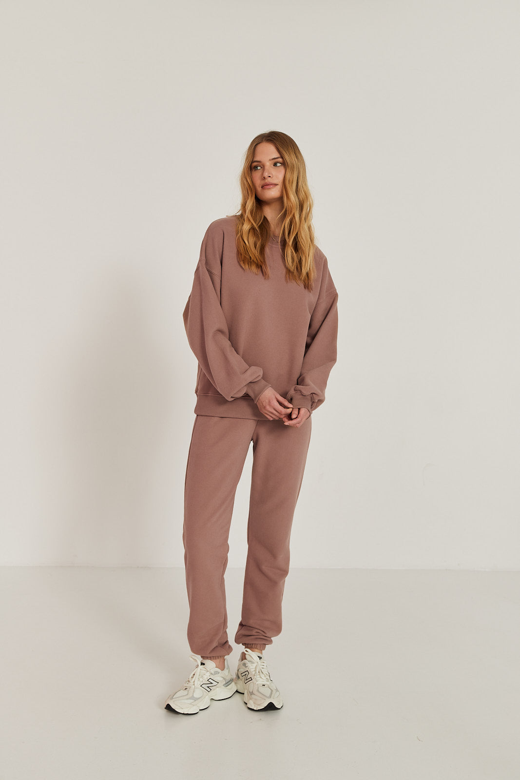 Spodnie dresowe mocca mousse