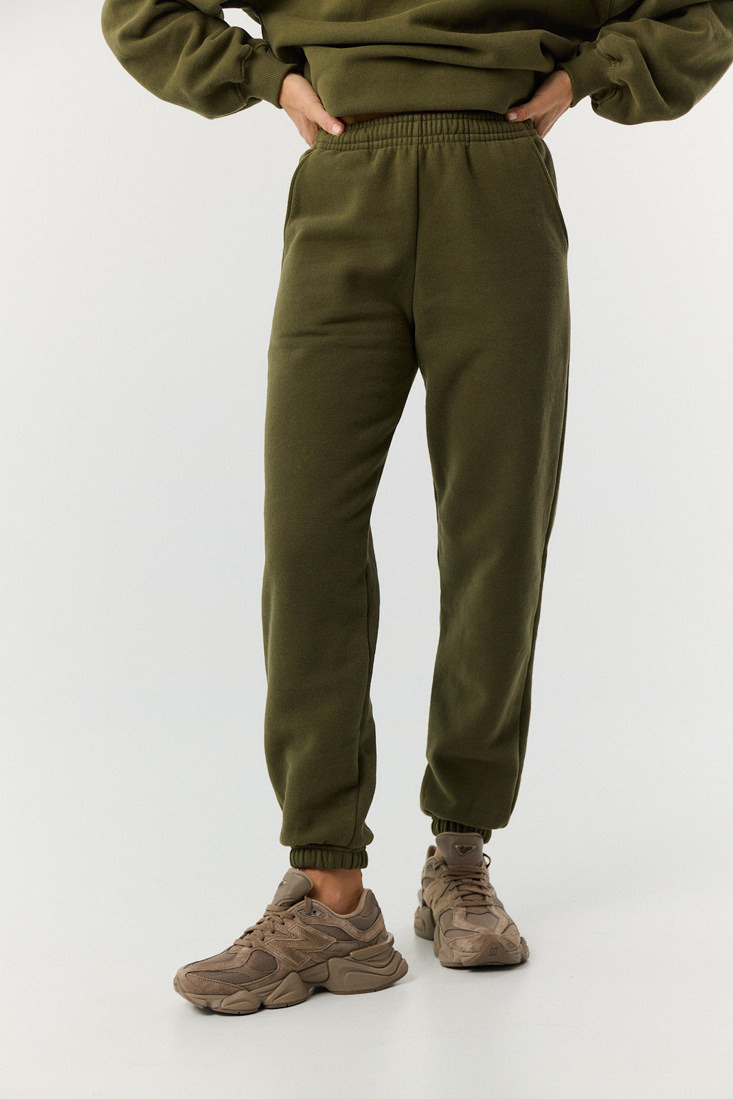 Spodnie dresowe khaki